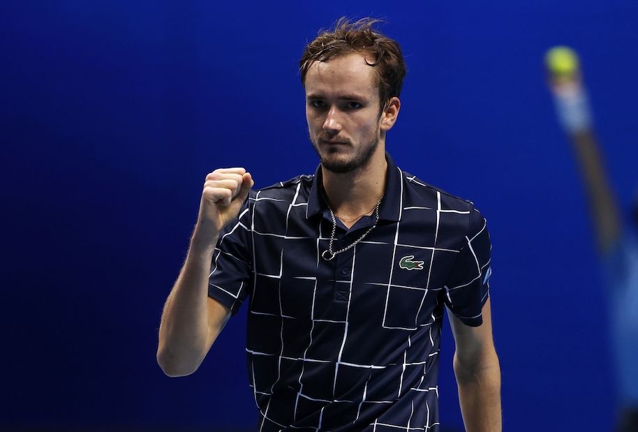 ATP Finals, ottimo esordio per Medvedev: battuto Zverev