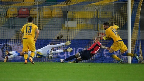 Frosinone-Cosenza 0-2. La doppietta di Carretta piega Nesta