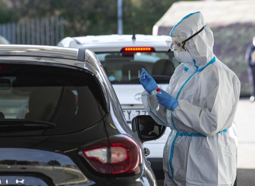 Coronavirus in Italia, i dati: stabili i nuovi contagi, aumentano i decessi