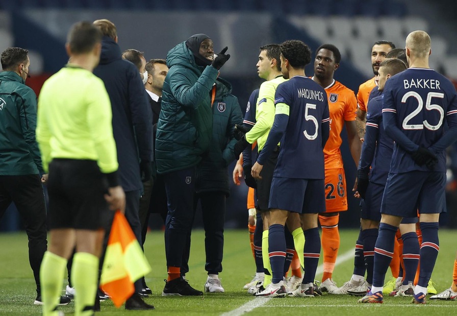 "Rumeni? Li chiamiamo zingari": Psg-Basaksehir, spunta audio shock