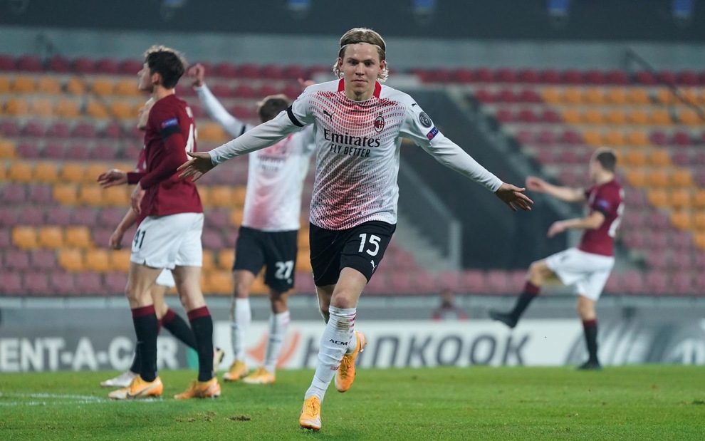 Sparta Praga-Milan 0-1: Hauge-gol e Celtic vincente. Pioli primo nel girone