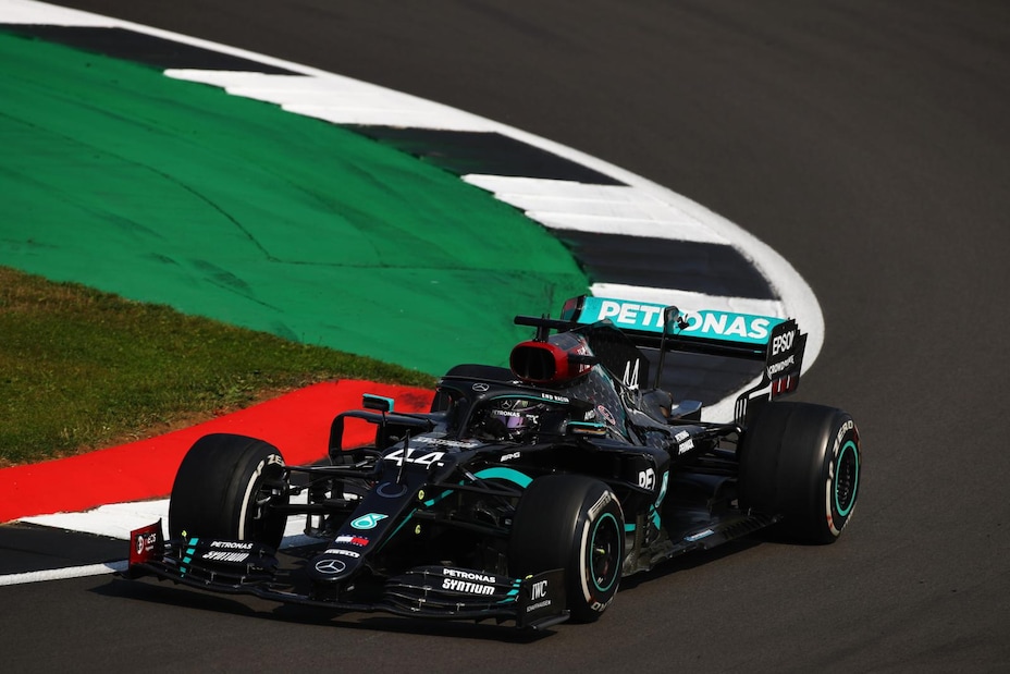 F1: Silverstone intitola il rettilineo box a Hamilton