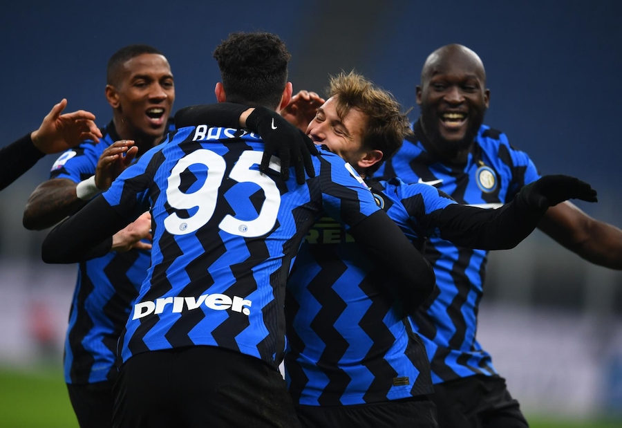 Inter-Juve 2-0: Vidal e Barella show, Conte aggancia il Milan