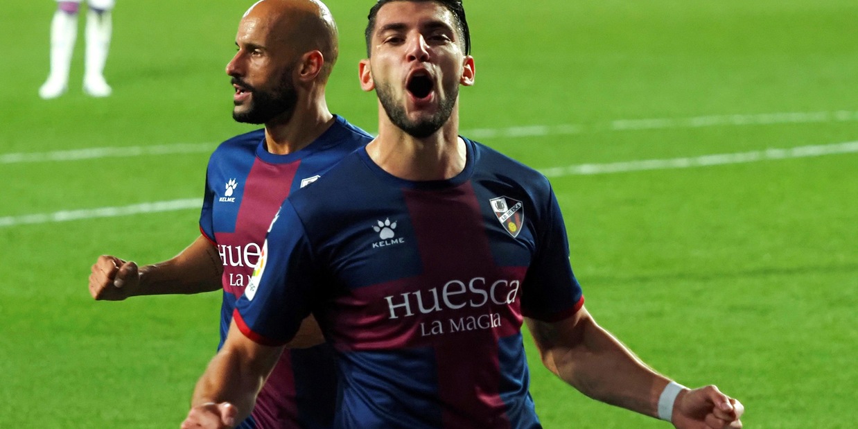Liga, l'Huesca batte 3-1 il Valladolid: tripletta di Rafa Mir