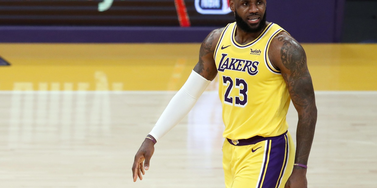 Classifica Forbes, LeBron James il giocatore più pagato in Nba