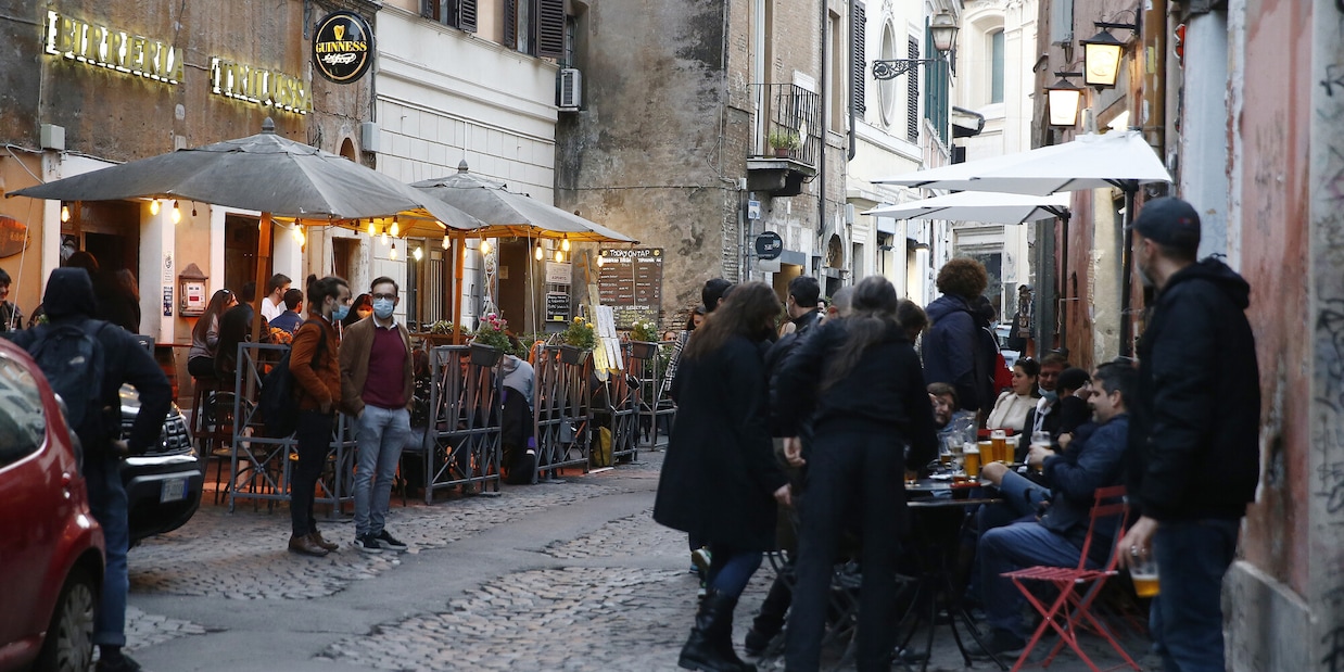 Dpcm Draghi ufficiale: scuole, ristoranti, negozi, coprifuoco, cosa cambia