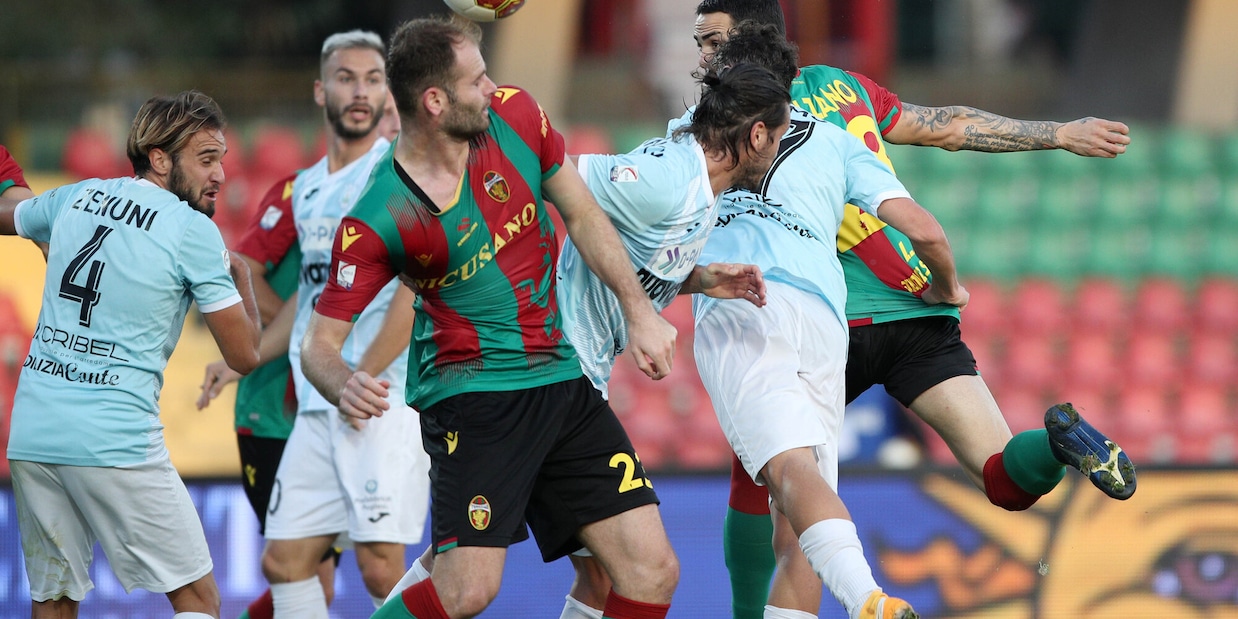 Serie C, la Ternana frena e l'Avellino ne approfitta. Cadono Bari e Palermo