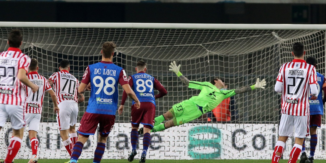 Serie B Chievo-Vicenza 1-2: decidono Lanzafame e Rigoni Serie B Chievo-Vicenza 1-2: decidono Lanzafame e Rigoni