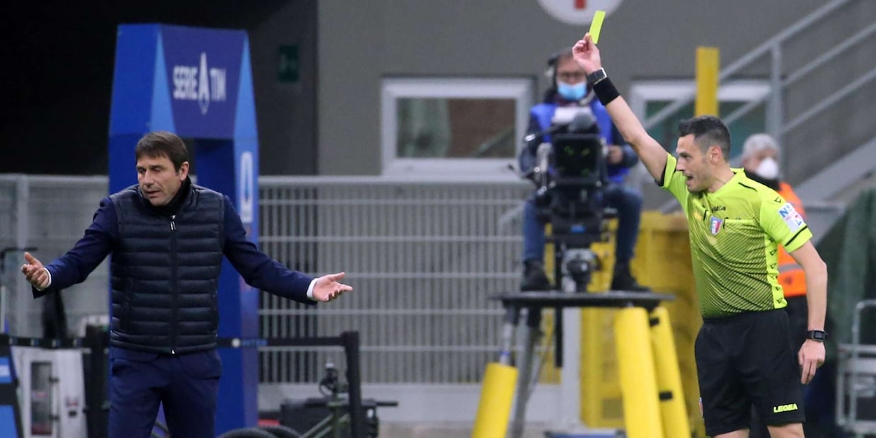 Conte furioso con l'arbitro: le frasi urlate in panchina