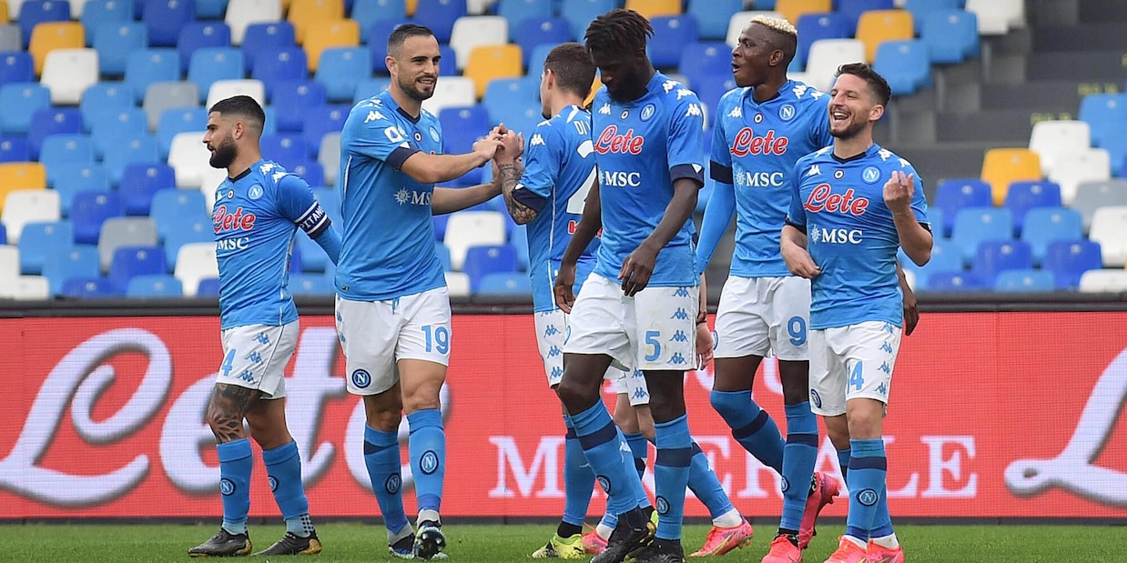 Napoli, tutti negativi ai tamponi anti-Covid