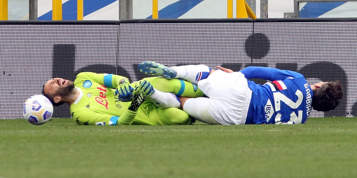 Napoli, Ospina va ko: distrazione muscolare