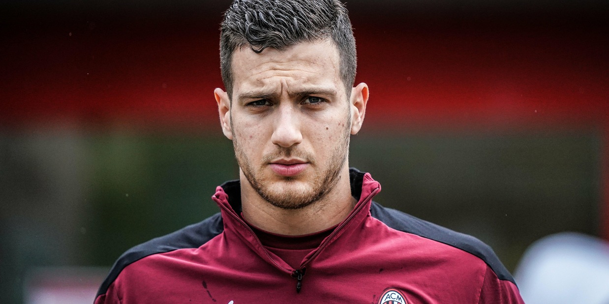 "Dalot, il Napoli beffa il Milan e tratta con lo United"