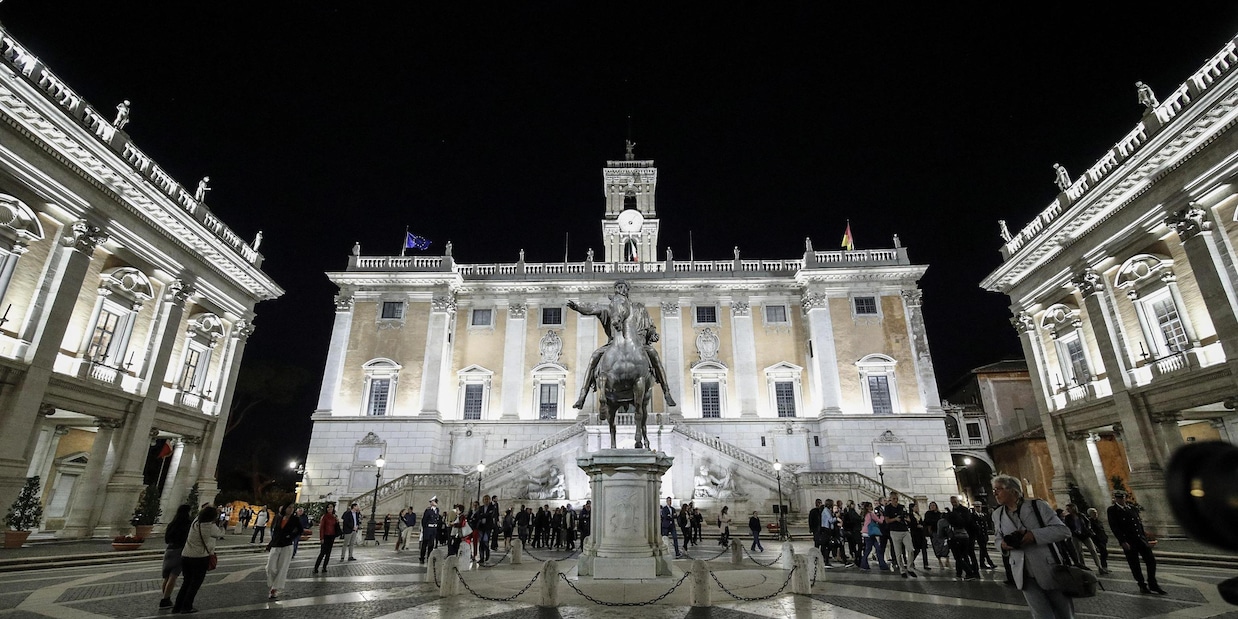 Roma, al Campidoglio parte l'inno di Venditti