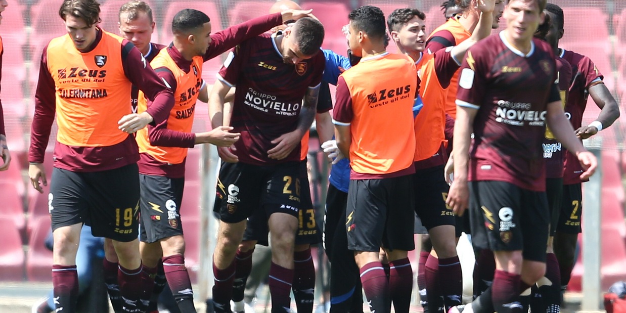 Salernitana e Monza si giocano la Serie A all'ultimo atto, frena il Lecce