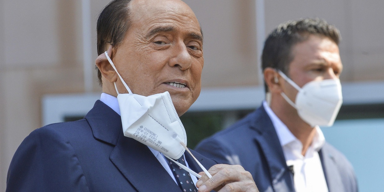 Silvio Berlusconi ricoverato di nuovo in ospedale