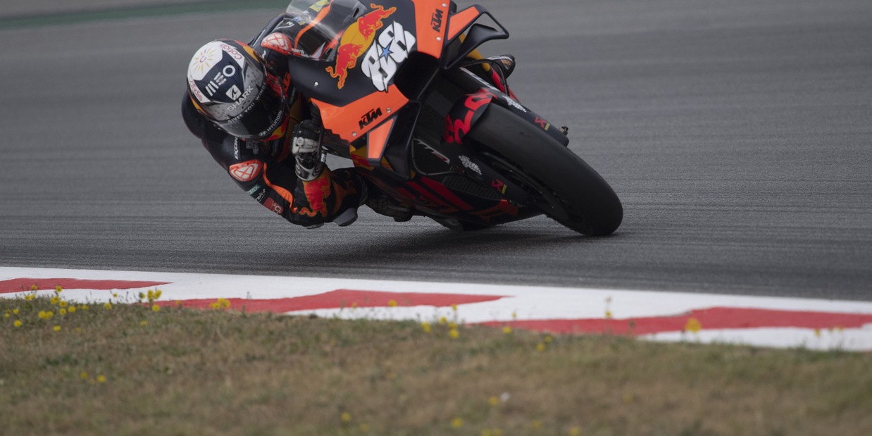 MotoGp, prove libere 2 Gp Germania: Oliveira davanti, cade Rossi