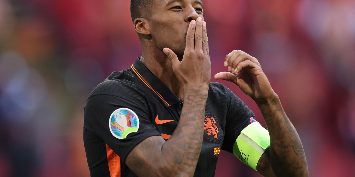 Wijnaldum verso la Roma: nuovi indizi social