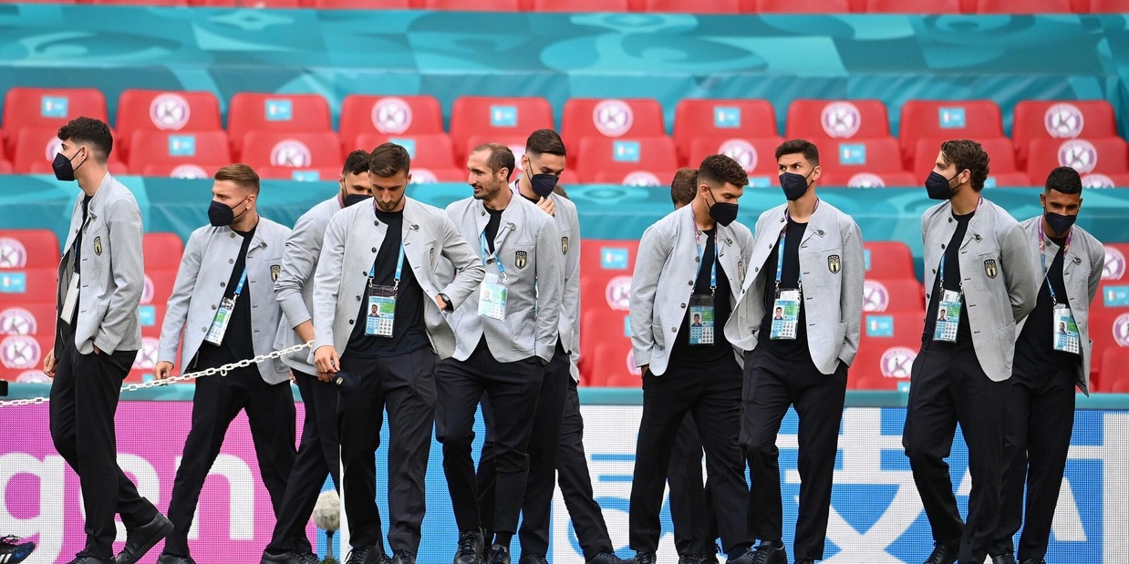 Italia, il retroscena: azzurri pronti a inginocchiarsi Italia, il retroscena: azzurri pronti a inginocchiarsi