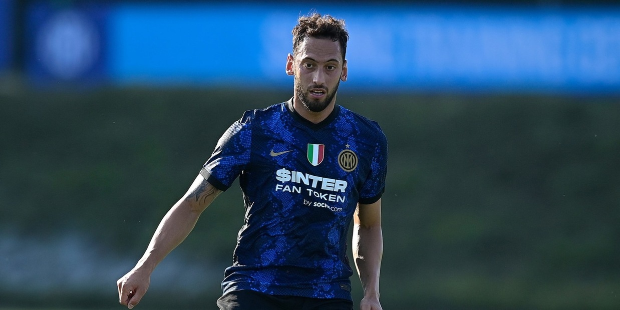 Calciomercato Inter, Calhanoglu già illumina la scena Calciomercato Inter, Calhanoglu già illumina la scena