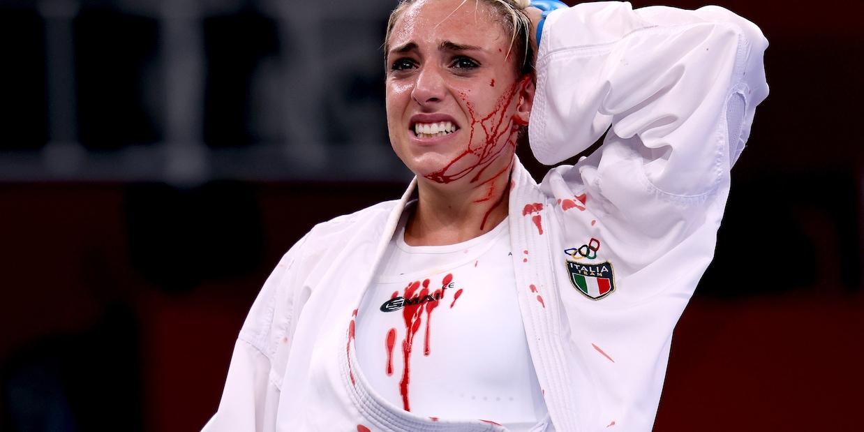 Semeraro, sangue e punti di sutura: vince ma è eliminata