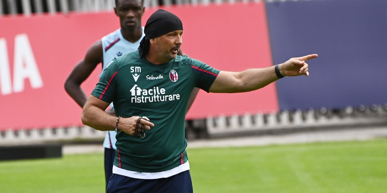 Calciomercato Bologna, Theate rimane una pista aperta