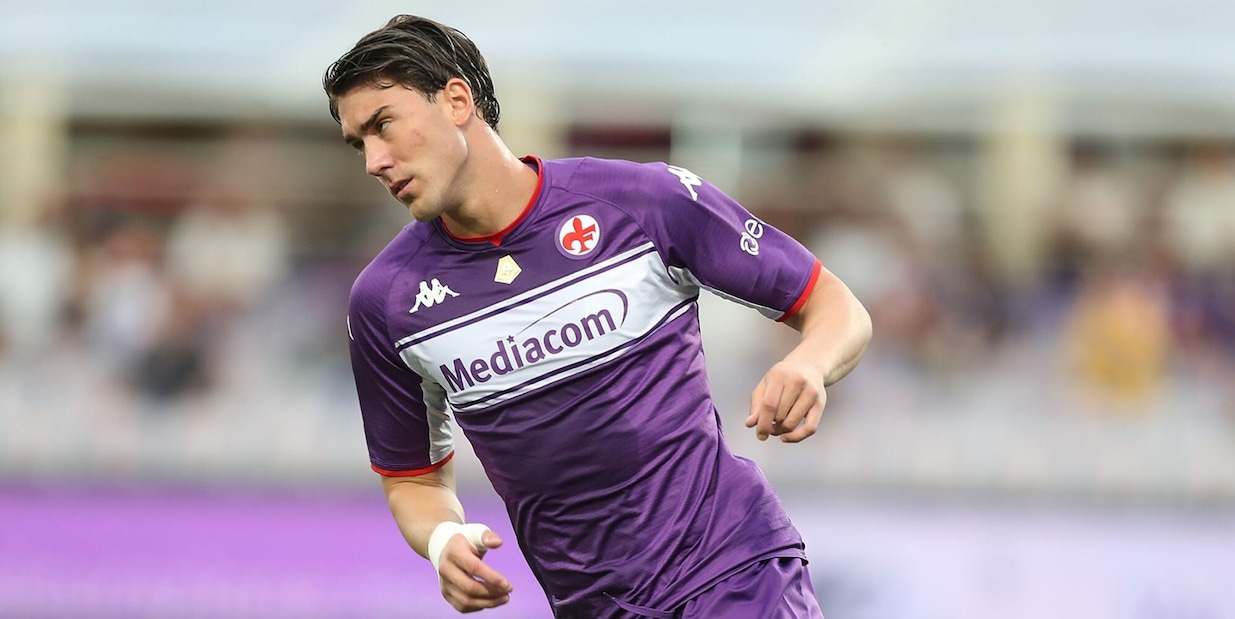 Vlahovic, partita l’asta: la Juve c’è ma servono 70 milioni