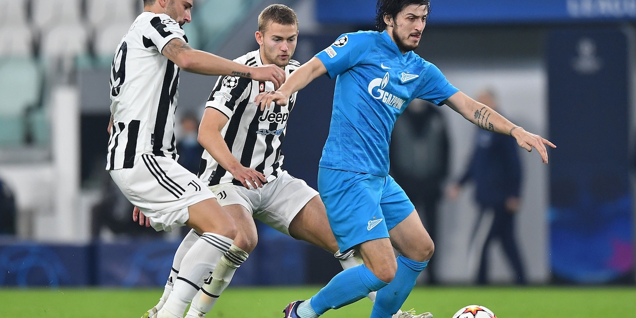 Juve, sfuma un obiettivo in attacco: Azmoun ufficiale al Bayer