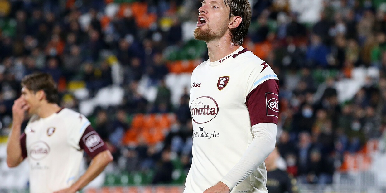Salernitana, Strandberg ko: solo fisioterapia per lui