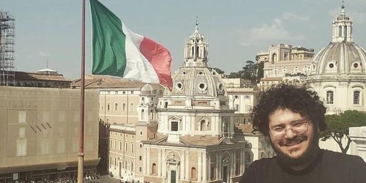 Patrick Zaki è stato scarcerato: "Forza Bologna!"
