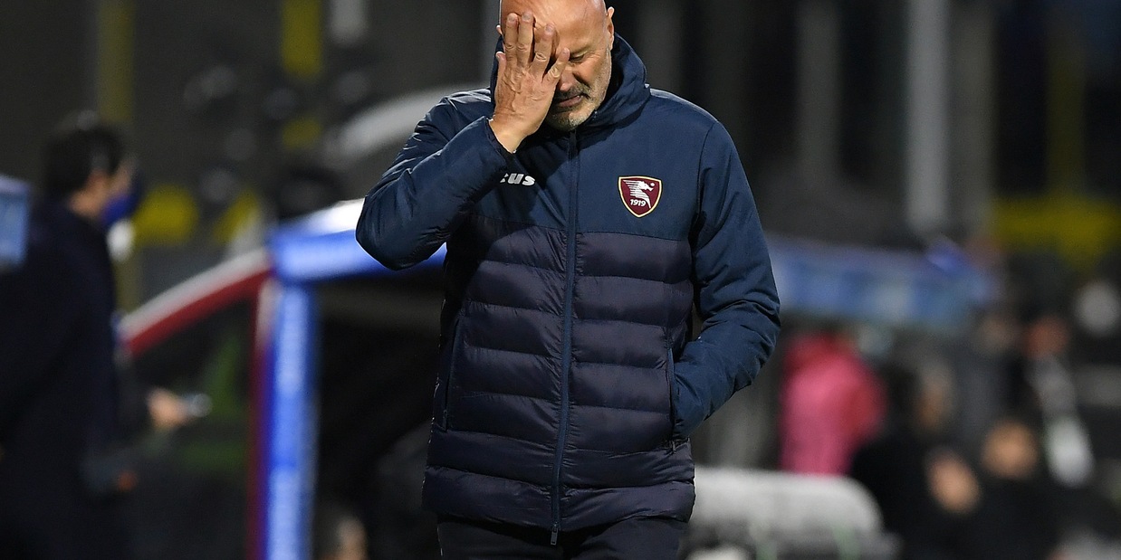 Salernitana, Colantuono: "Serve aiuto dal mercato"