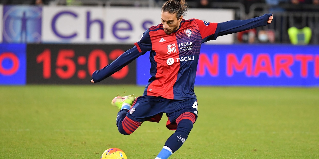 Clamoroso Cagliari: epurati Godin e Caceres!