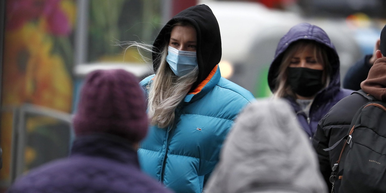 Covid, variante Omicron: scoperto un nuovo sintomo