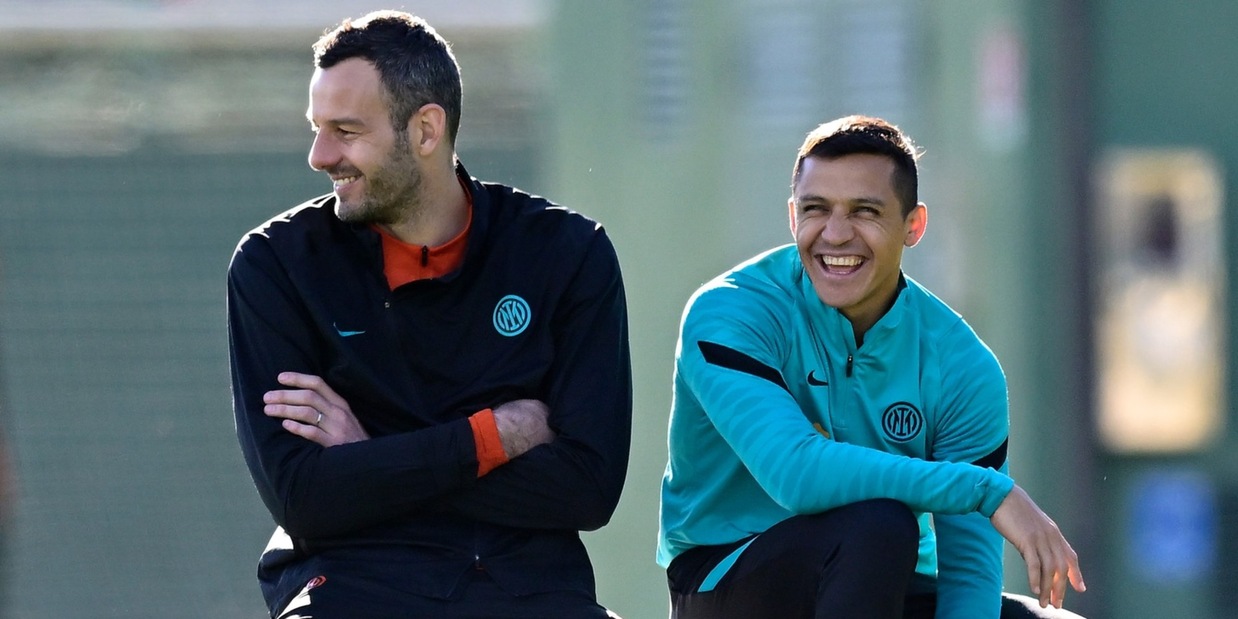 Juve, l'Inter continua con gli sfottò: il meme su Sanchez è virale
