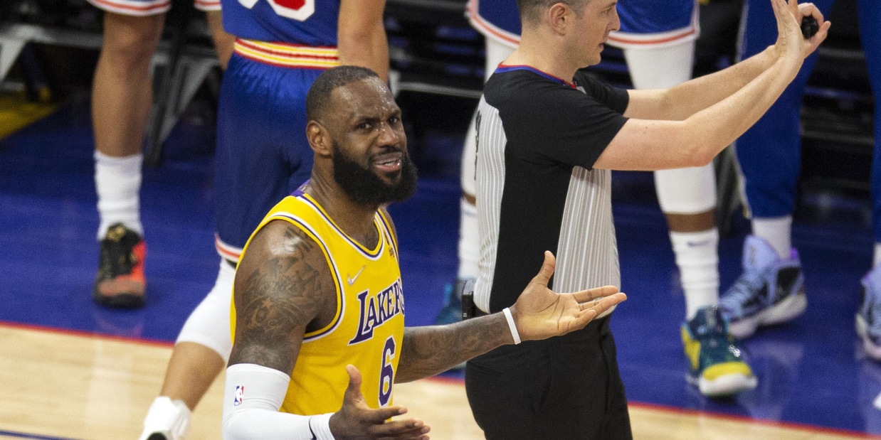 NBA, LeBron James supera Abdul-Jabbar ma i Lakers perdono con Golden State