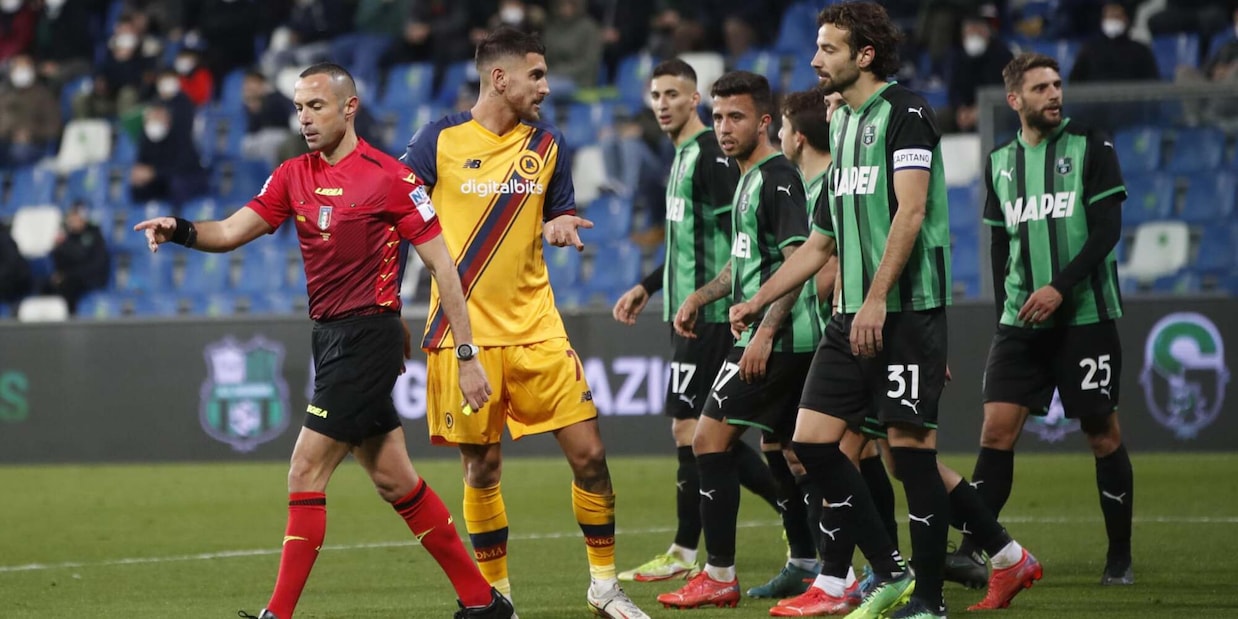 Sassuolo-Roma 2-2: Guida è in serata. Ok i gol annullati e il rigore dato