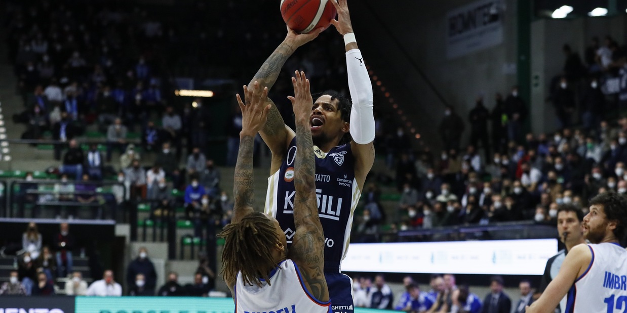 Serie A, Fortitudo corsara a Treviso: vittoria 99-93 all'overtime