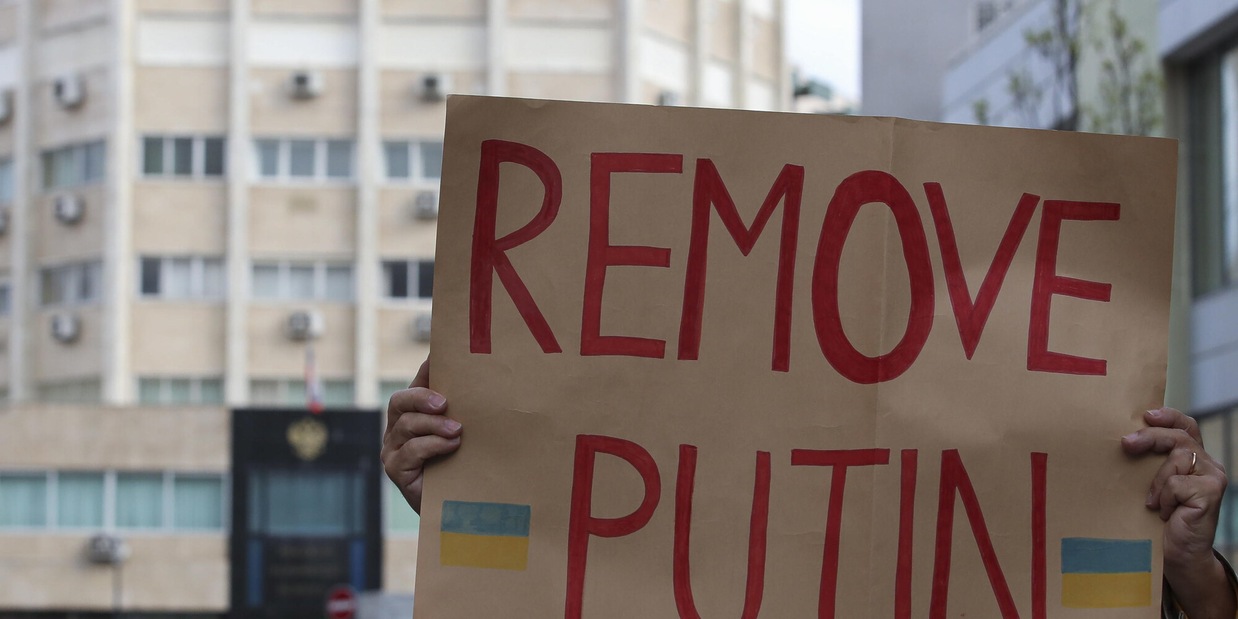 L’élite russa vuole eliminare Putin: “Avvelenamento o incidente”