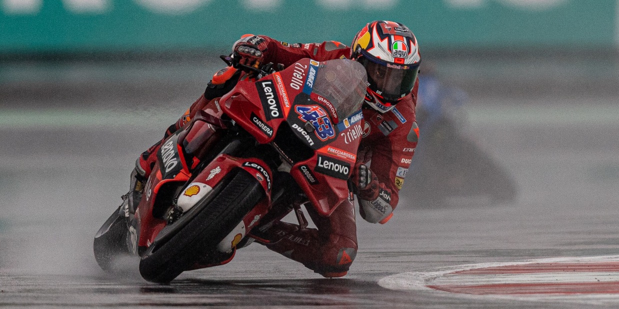 MotoGP, proposta di matrimonio di Miller alla fidanzata: "Ho messo il ginocchio a terra in un modo diverso"