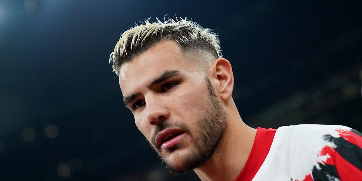 Theo Hernandez si allena, il Milan: “Hey Daddy”