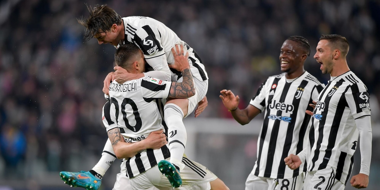 Juve-Fiorentina 2-0: l'ex Bernardeschi e Danilo mandano Allegri in finale
