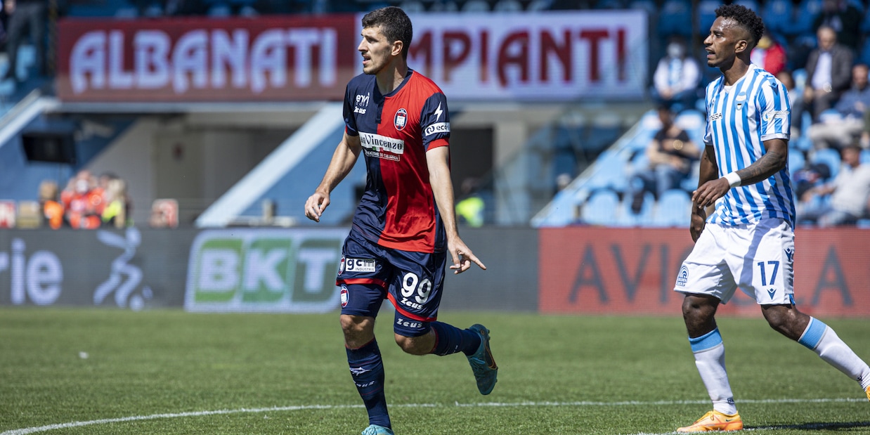Pronostico Crotone-Cremonese, in gioco il numero di gol