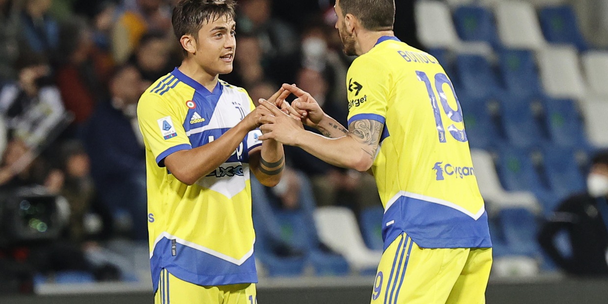 Dybala capitano triste: un gol per la storia senza esultanza e l'abbraccio con Allegri
