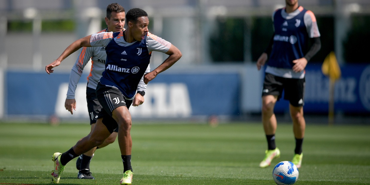 Juve, manovra palla a terra in vista del Venezia