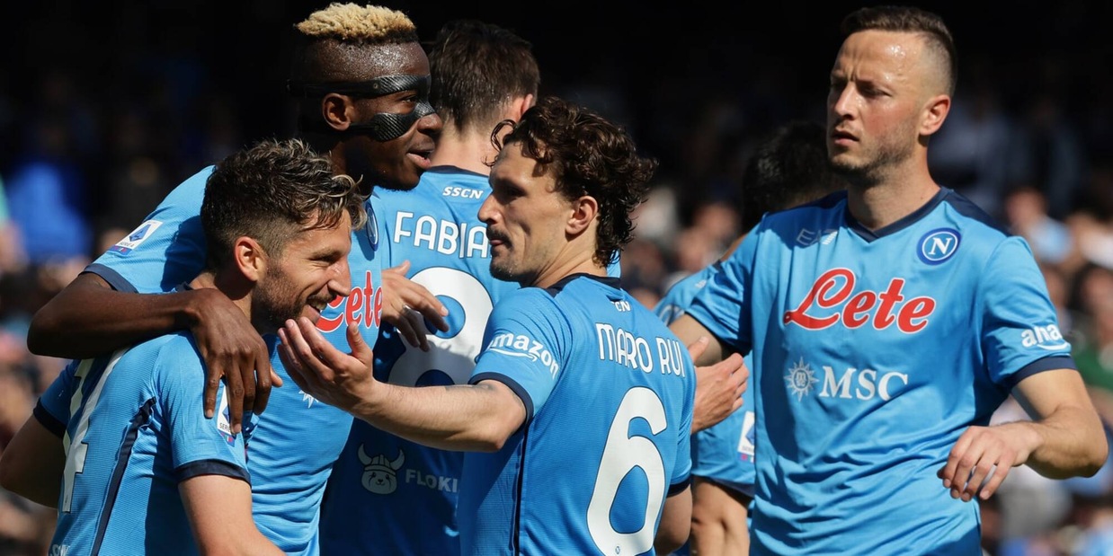 Napoli-Sassuolo 6-1: Spalletti dilaga e tiene dietro la Juve