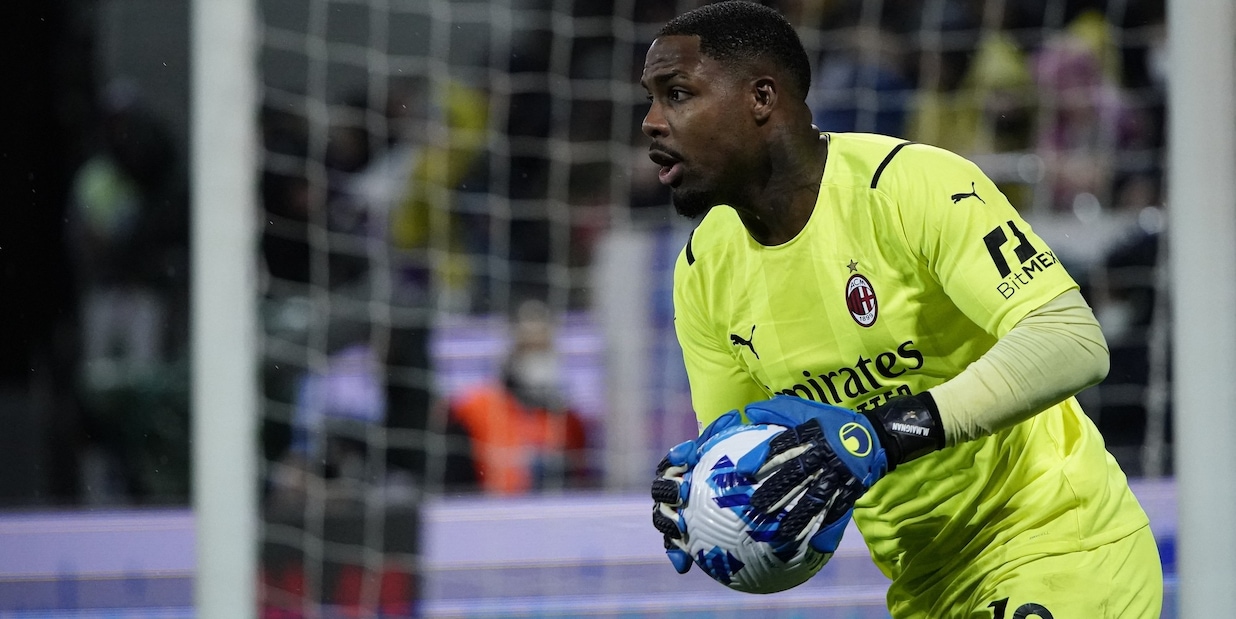 Varane loda Maignan: "Bravo con i piedi, è un vero leader"