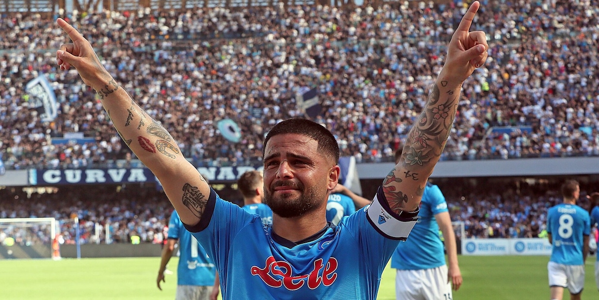 Napoli-Genoa 3-0: tutti in piedi per Insigne, festa e lacrime