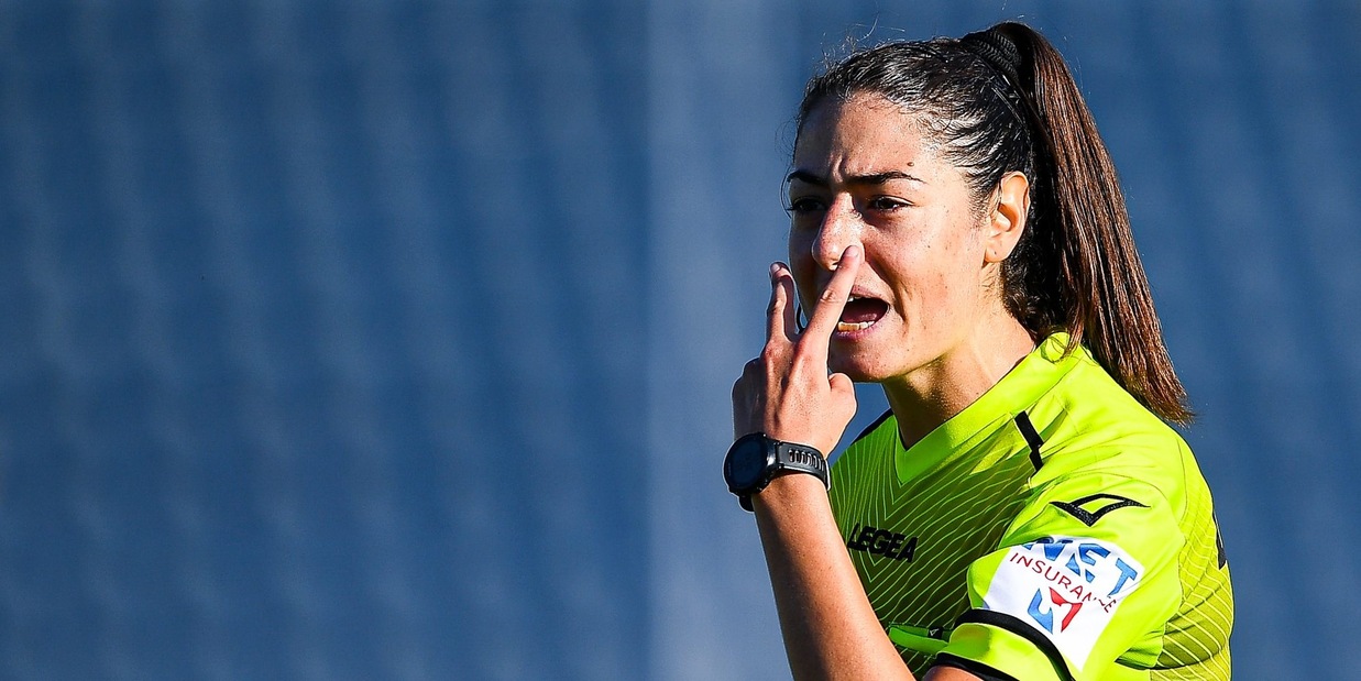 Ferrieri Caputi, chi è l'arbitro donna che dirigerà in Serie A