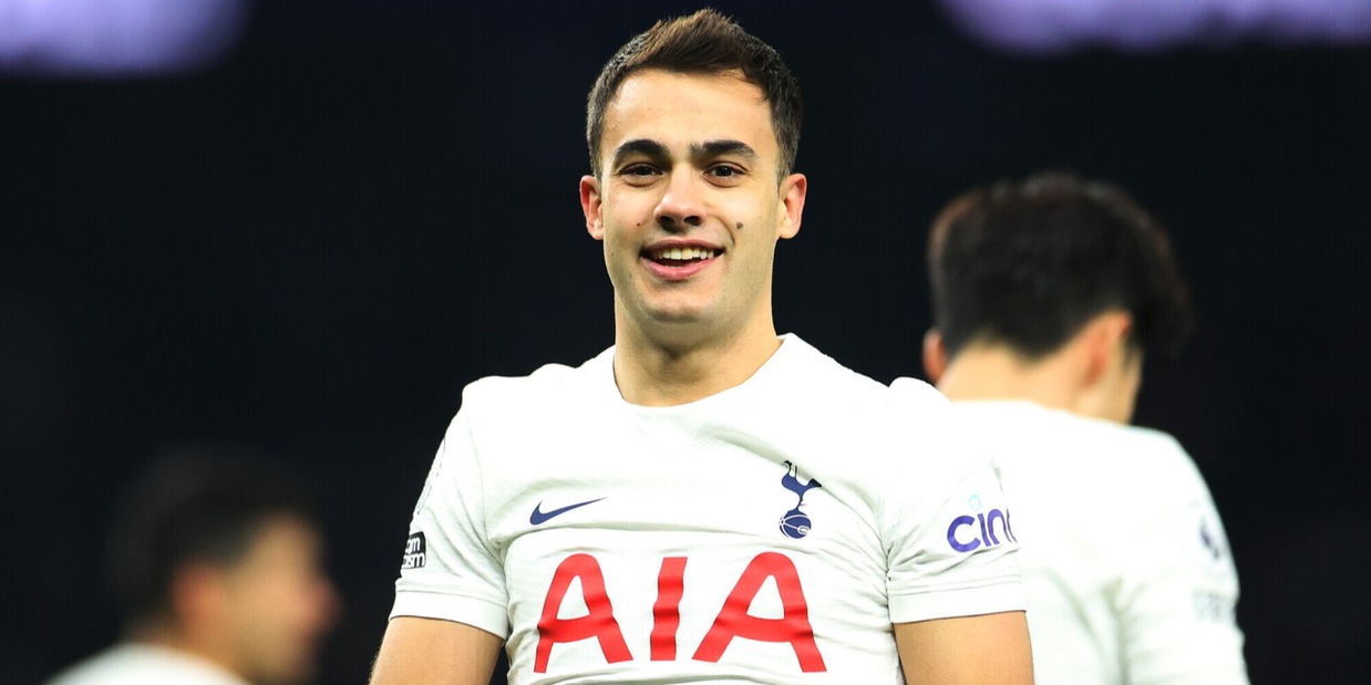 Lazio, occhio alla concorrenza. Dall'Inghilterra: "C'è il Nottingham Forest su Reguilon"