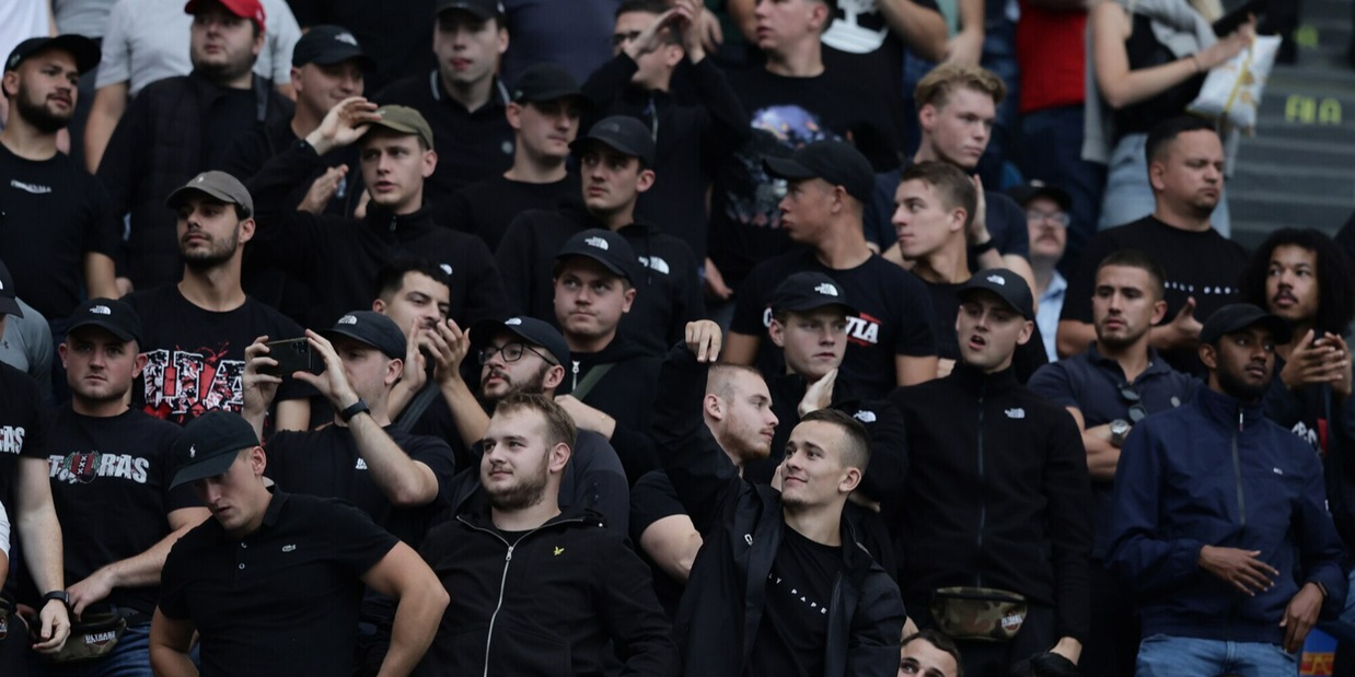 Napoli-Ajax, accoltellati due tifosi olandesi