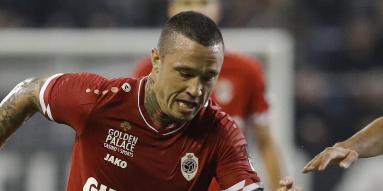 Nainggolan è della Spal: l'annuncio del presidente Tacopina Nainggolan è della Spal: l'annuncio del presidente Tacopina